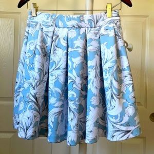 Sz S Blue and White Pleated A-Line Scuba Skirt